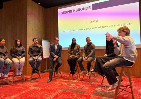 Studenten in gesprek met politici
